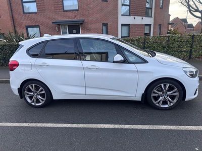 Used BMW 218 Sport Line 2015 White Hatchback