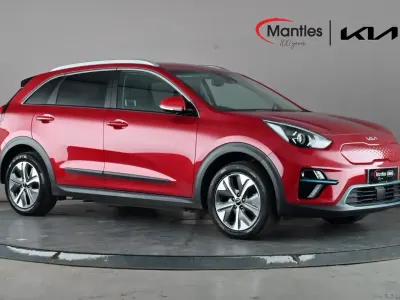 Begagnad Kia Niro 150 kW (204 HK) 2022 Röd SUV