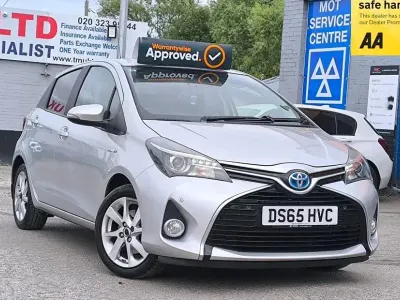 Used Toyota Yaris Hybrid Sport 2015