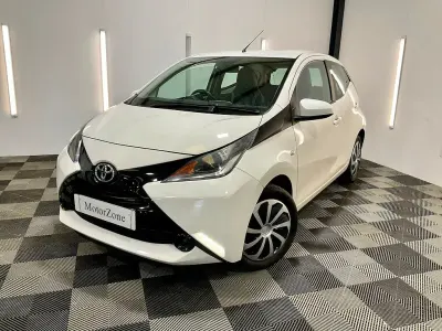Used Toyota Aygo X-play 68 HP (50 kW) 2016 White Hatchback