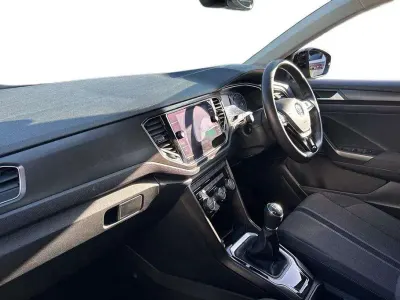 Usado VW T-Roc SE 150 HP (110 kW) 2020 Preto SUV