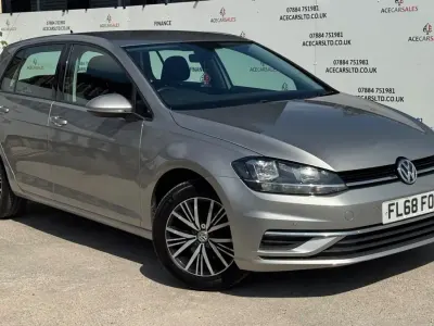 Used VW Golf VII SE 115 HP (84 kW) 2018 Silver Hatchback