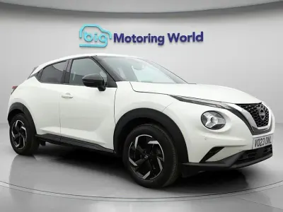 Begagnad Nissan Juke N-Connecta 114 HK (83 kW) 2023 Vit SUV