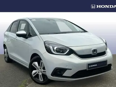 Used Honda Jazz Hybrid 109 HP (80 kW) 2020 White Hatchback