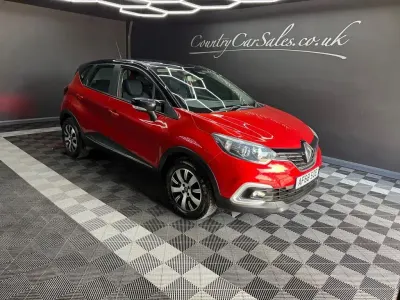 Used Renault Captur Play 90 HP (66 kW) 2018 Red SUV