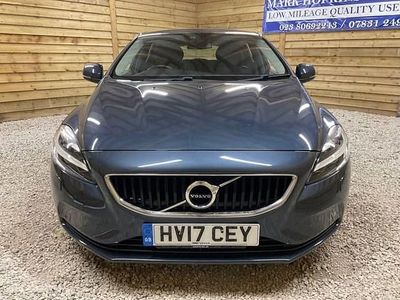 Begagnad Volvo V40 Momentum 122 HK (89 kW) 2017 Blå Halvkombi