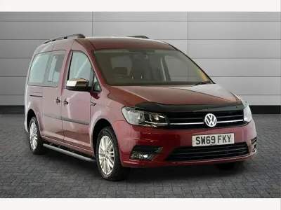 Used VW Caddy Maxi Life 101 HP (74 kW) 2020 Red MPV