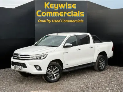 Used Toyota HiLux 150 HP (110 kW) 2019 White Pickup