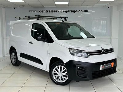 Used Citroën Berlingo 100 HP (73 kW) 2022 White MPV