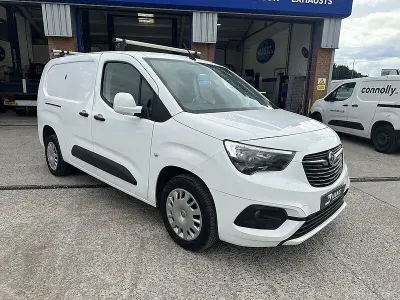 Used Vauxhall Combo Sportive 100 HP (73 kW) 2021 White MPV