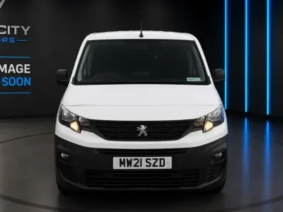 Used Peugeot Partner 131 HP (96 kW) 2021 White MPV