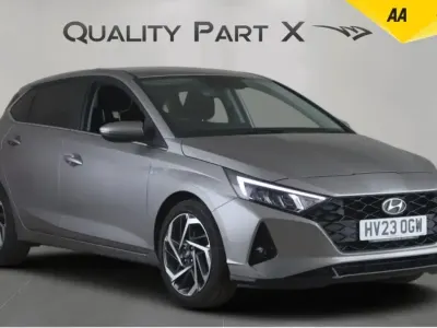 Używany Hyundai i20 Premium 2023 Brązowy Hatchback