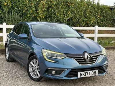 Used Renault Mégane IV Dynamique 130 HP (95 kW) 2017 Blue Hatchback
