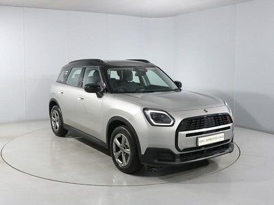 Używany Mini Countryman Classic 300 KM (220 kW) 2025 Srebrny SUV