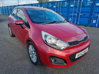 Used Kia Rio 84 HP (61 kW) 2012 Red Hatchback