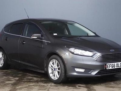 Used Ford Focus Zetec 125 HP (91 kW) 2016 Grey Hatchback