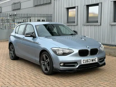 Begagnad BMW 116 Sport Line 2013 Blå Halvkombi