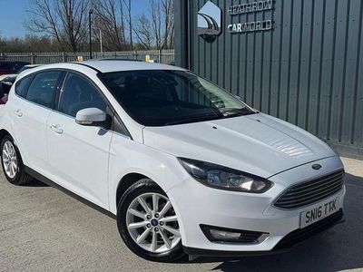 Used Ford Focus Titanium 120 HP (88 kW) 2016 White Hatchback