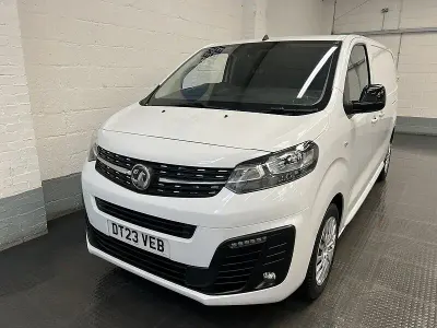 Used Vauxhall Vivaro S 100 HP (73 kW) 2023 White MPV