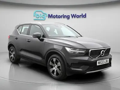 Begagnad Volvo XC40 Inscription 163 HK (119 kW) 2022 Svart SUV