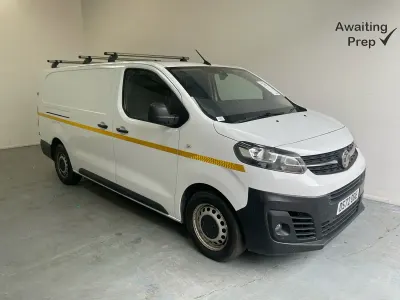 Used Vauxhall Vivaro 100 HP (73 kW) 2022 White MPV