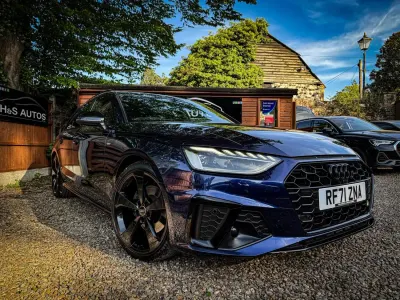 Usado Audi A4 Black Edition 163 CV (119 kW) 2021 Azul Familiar