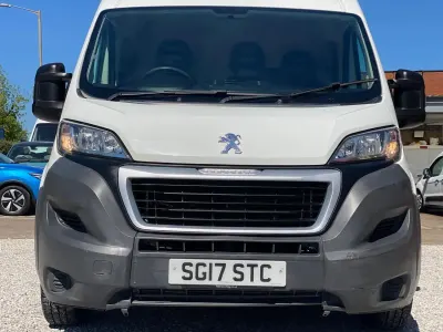 Begagnad Peugeot Boxer 130 HK (95 kW) 2017 Vit Van