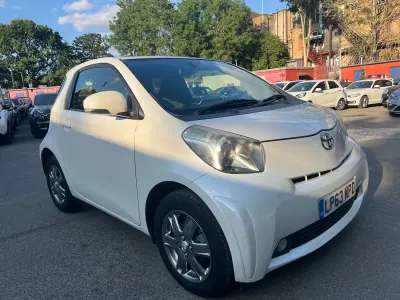 Used Toyota iQ 2014 White Hatchback
