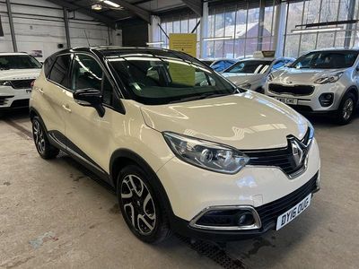 Used Renault Captur Dynamique 90 HP (66 kW) 2016 Cream/black SUV