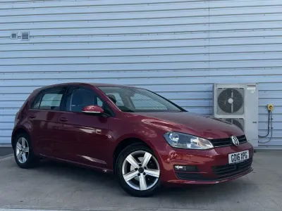Used VW Golf VII Edition 110 HP (80 kW) 2016 Red Hatchback