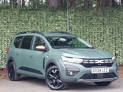Begagnad Dacia Jogger Extreme 140 HK (102 kW) 2024 Grön Minibuss