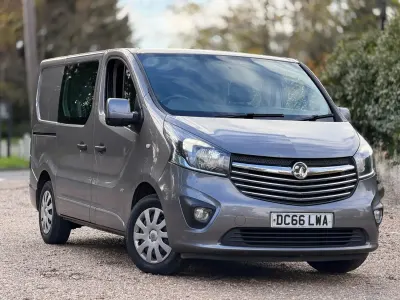 Gebraucht Vauxhall Vivaro Sportive 125 PS (91 kW) 2016 Grau