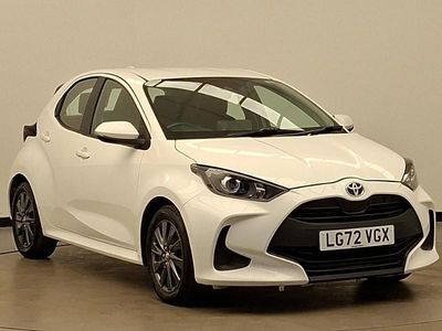 Used Toyota Yaris Hybrid 116 HP (85 kW) 2023 White Hatchback