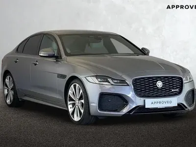 Używany Jaguar XF R-Dynamic 204 KM (150 kW) 2023 Szary Sedan/Limuzyna