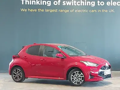 Used Toyota Yaris Design 116 HP (85 kW) 2023 Red Hatchback