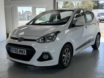 Käytetty Hyundai i10 Premium 87 HP (63 kW) 2015 Valkoinen Viistoperä