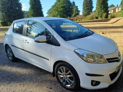Used Toyota Yaris Plus 90 HP (66 kW) 2014 White Hatchback