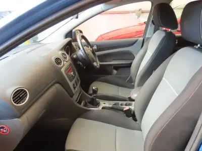 Used Ford Focus Zetec 2010 Blue metallic Hatchback