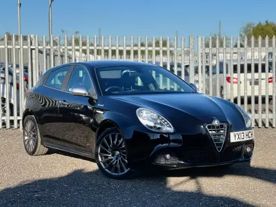 Begagnad Alfa Romeo Giulietta 2013 Svart Halvkombi