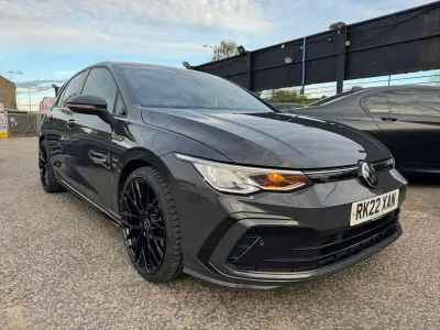 Second-hand VW Golf VIII R-line 150 CP (110 kW) 2022 Gri Hatchback