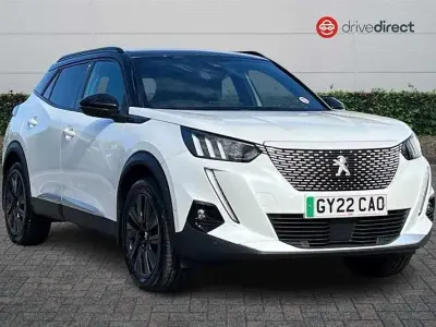 Begagnad Peugeot e-2008 Premium 100 kW (136 HK) 2022 Vit SUV