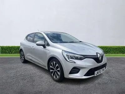 Used Renault Clio Iconic 100 HP (73 kW) 2020 Silver Hatchback