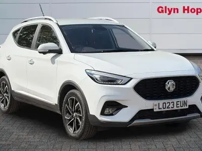 Używany MG ZS Exclusive 111 KM (81 kW) 2023 Biały SUV