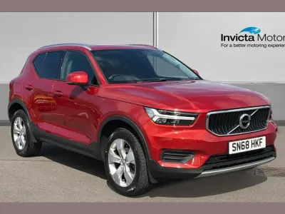 Used Volvo XC40 Momentum 156 HP (114 kW) 2018 Red SUV