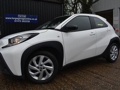 Used Toyota Aygo X PURE 72 HP (52 kW) 2022 White SUV