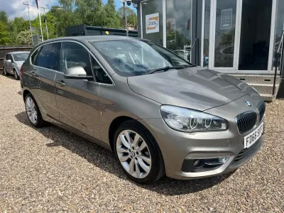 Begagnad BMW 225 Luxury Line 2016 Silver Halvkombi