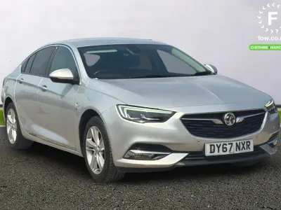 Used Vauxhall Insignia Elite 136 HP (100 kW) 2017 Silver Hatchback