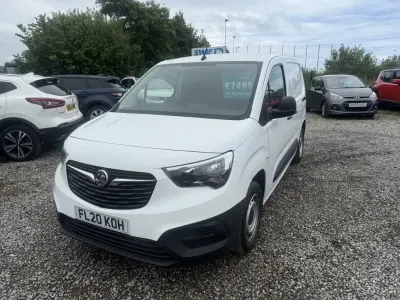 Used Vauxhall Combo Edition 100 HP (73 kW) 2020 White MPV