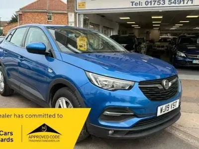 Used Vauxhall Grandland X S 130 HP (95 kW) 2019 Topaz blue metallic SUV