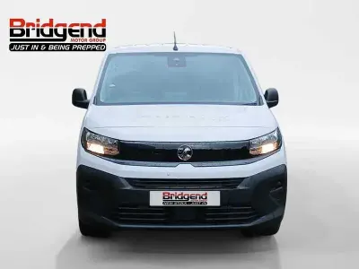 Used Vauxhall Combo S 100 HP (73 kW) 2025 White MPV